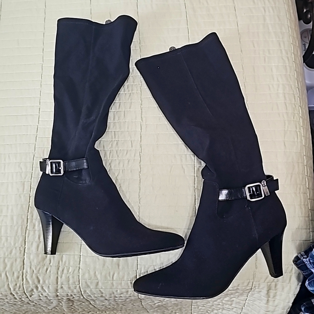 Etienne Aigner black 8M boots